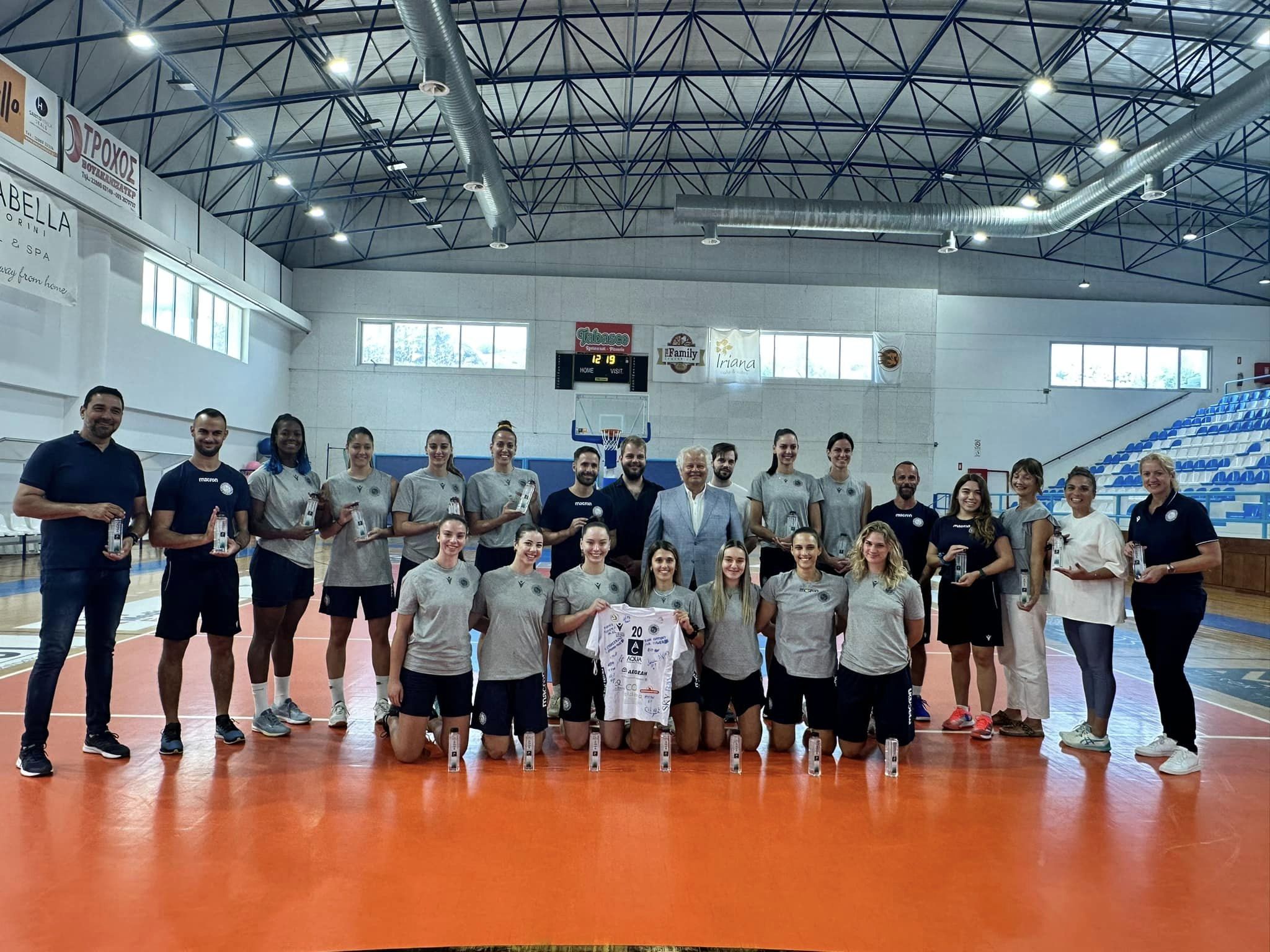 1 The Volley Lovers