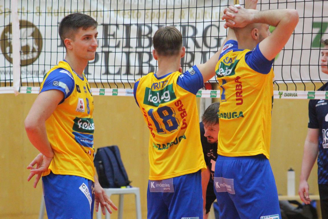 1 The Volley Lovers