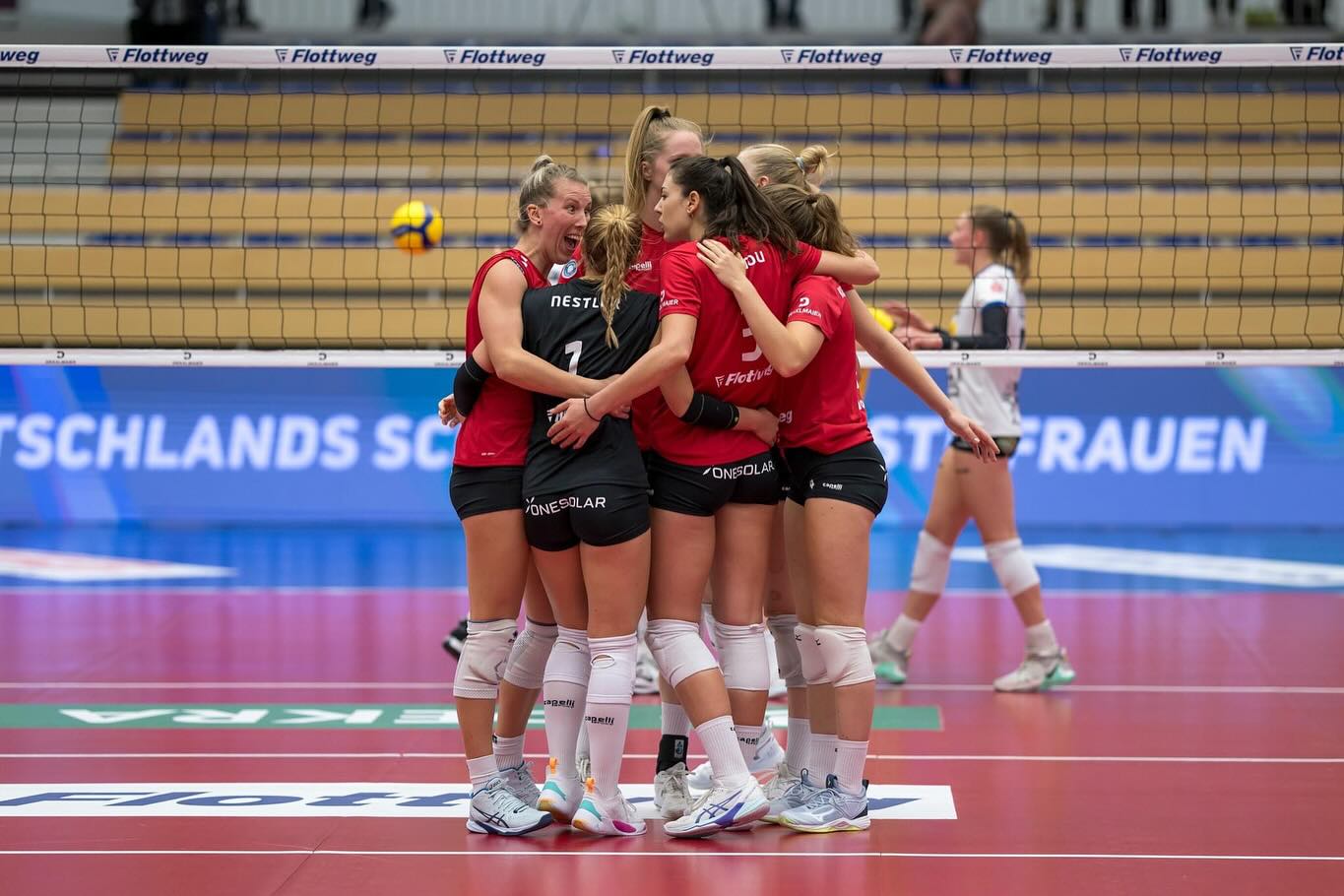 1 The Volley Lovers