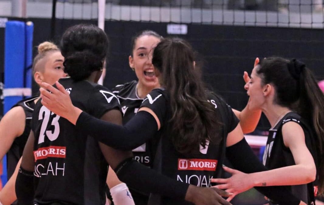 1 The Volley Lovers