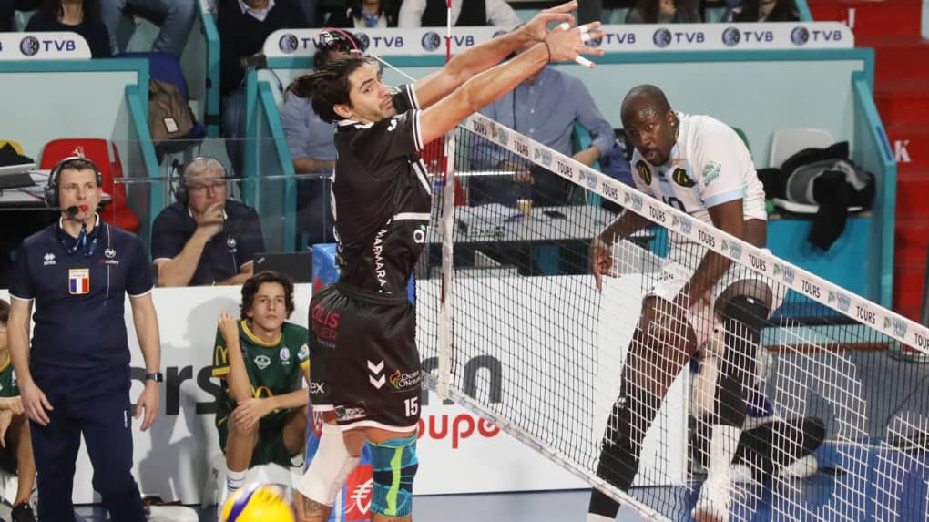 1 The Volley Lovers