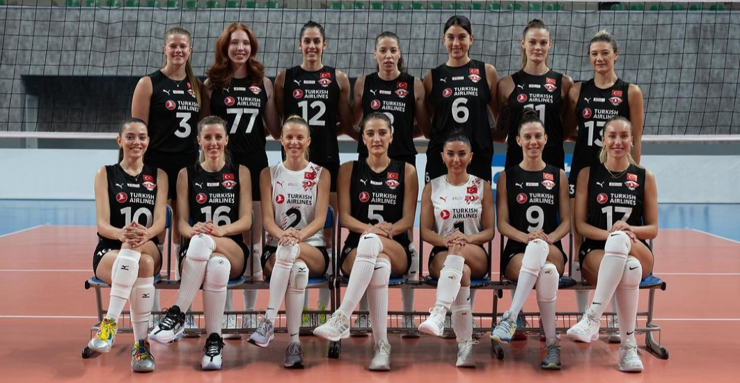 1 The Volley Lovers