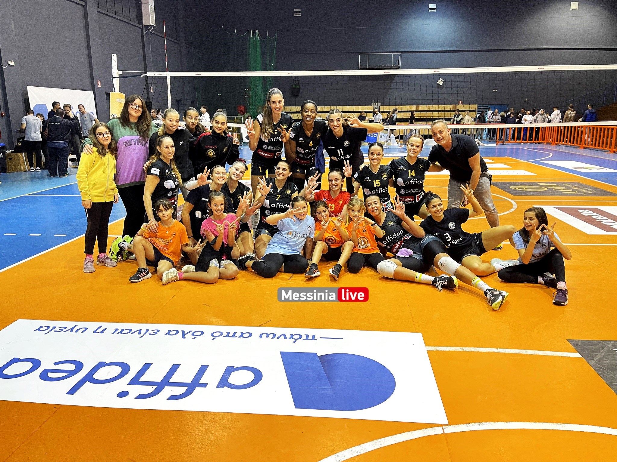 1 The Volley Lovers