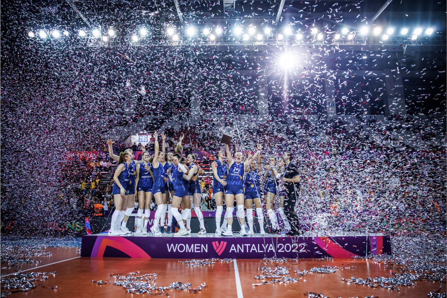 1 The Volley Lovers