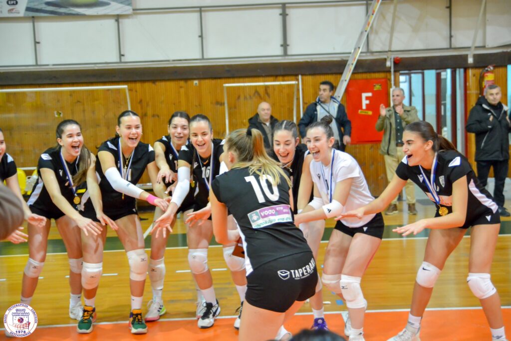 31 The Volley Lovers