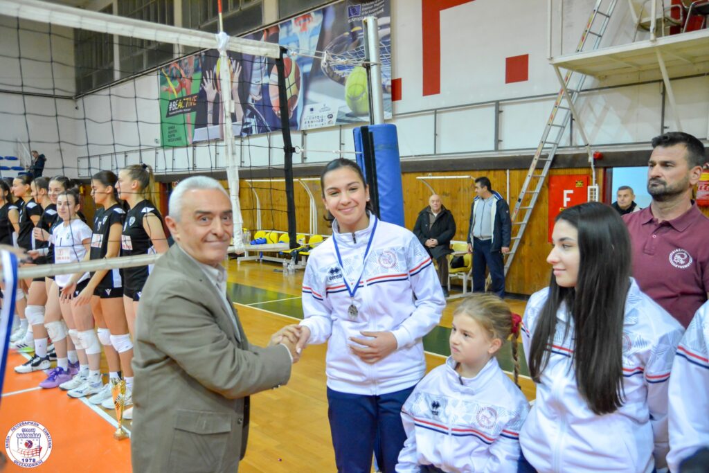 51 The Volley Lovers