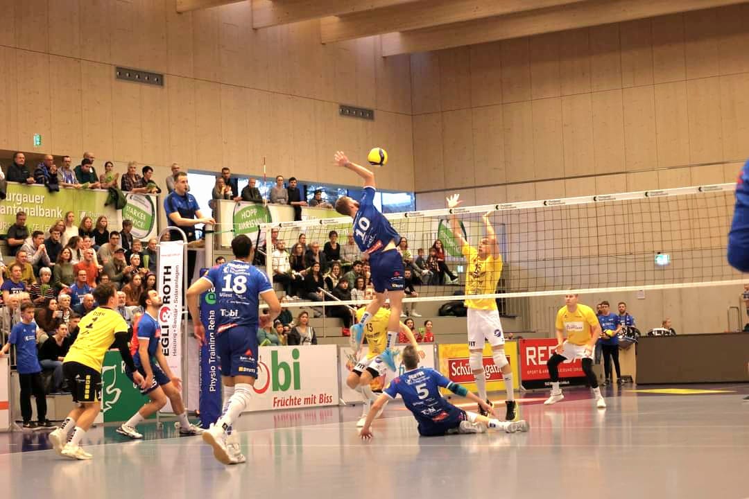 122 The Volley Lovers