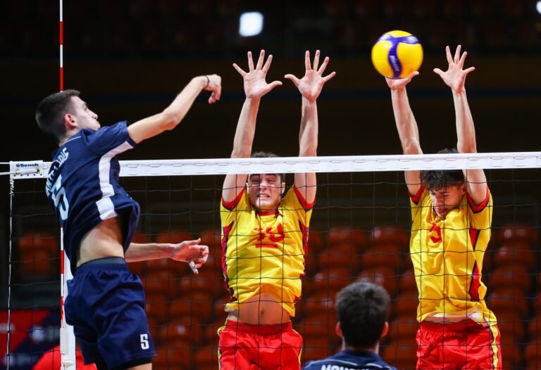 00 The Volley Lovers