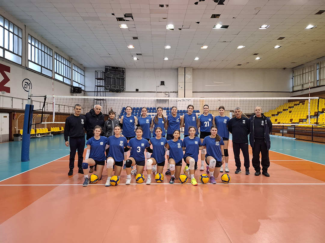 001 The Volley Lovers