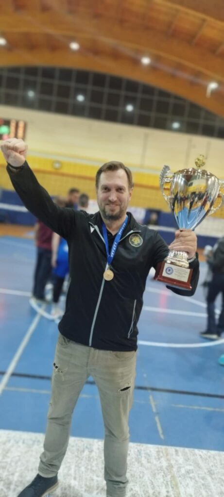 226d95e7247c4846a4d1d4a785513411 The Volley Lovers