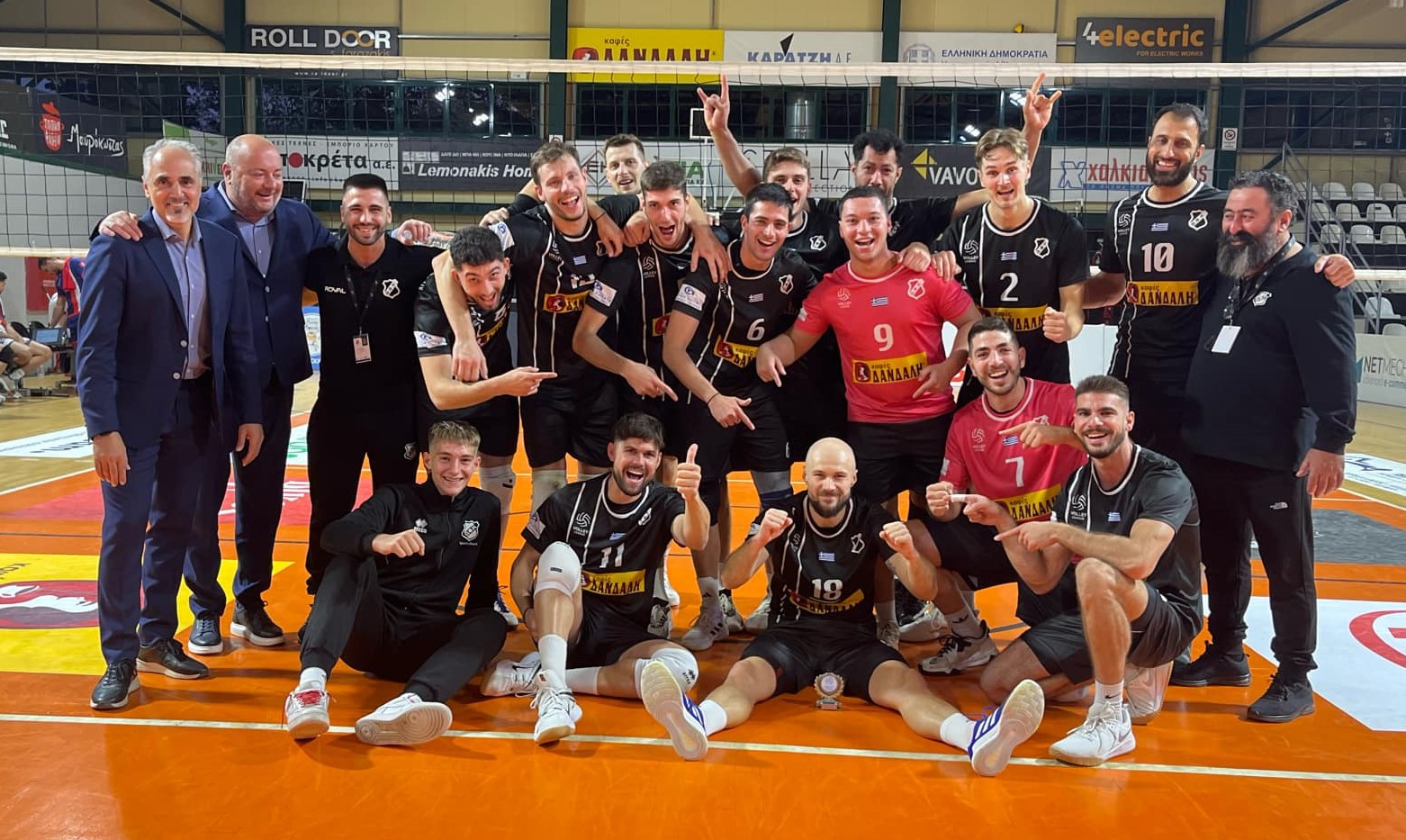 45 The Volley Lovers