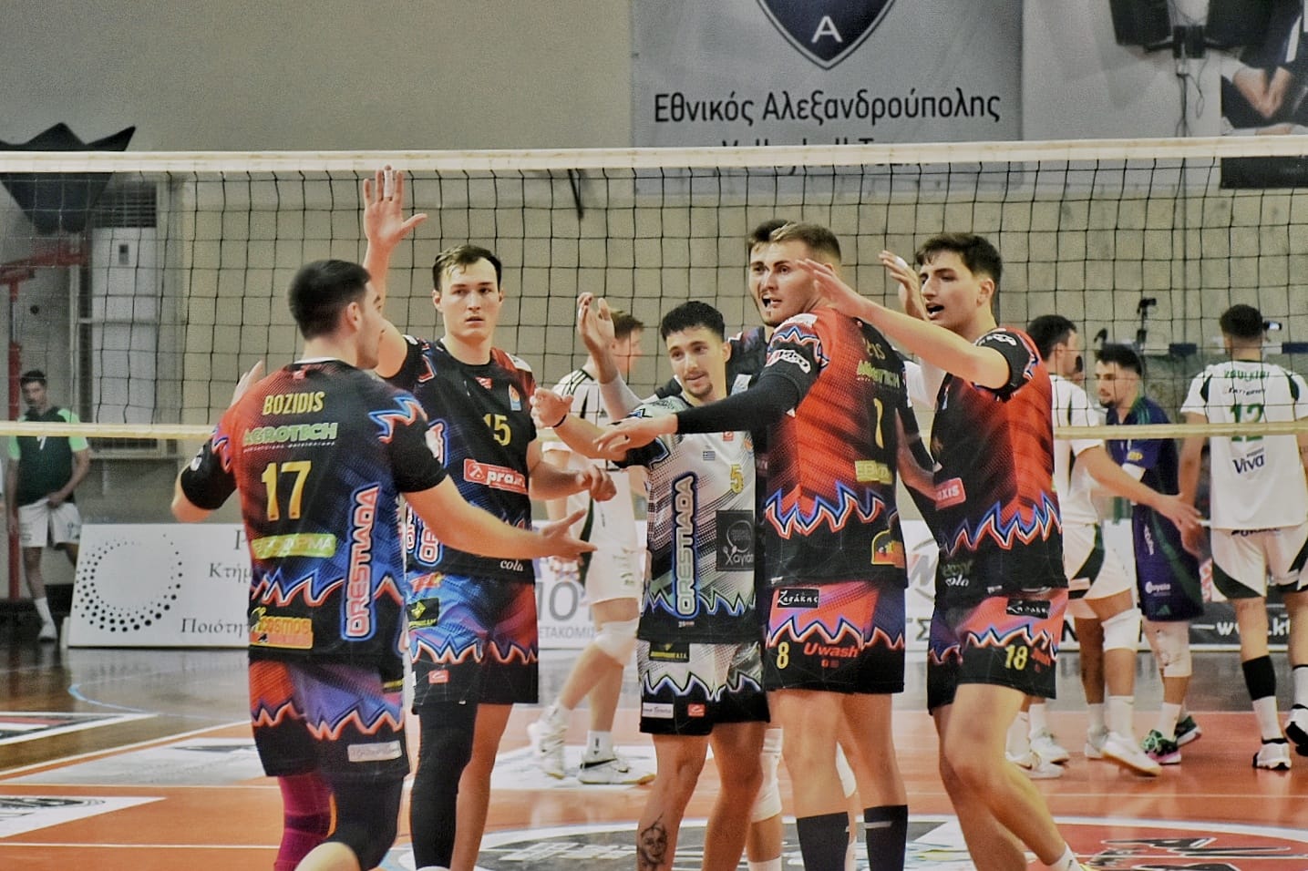 468664690102350842517930341811151846744371946n The Volley Lovers