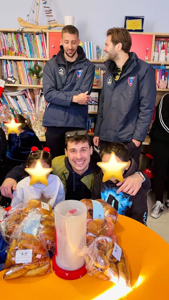 6 The Volley Lovers