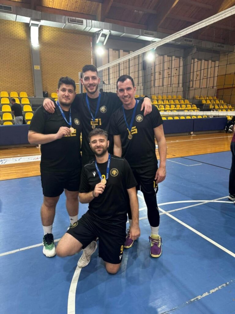 65717900cc4948db9b1be639fa9e7309 The Volley Lovers