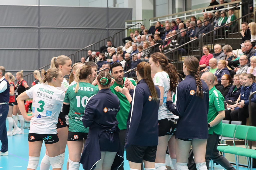 01 The Volley Lovers