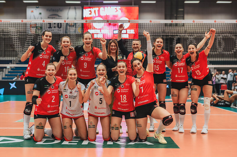 47515919012138564240795636966173221919197015n The Volley Lovers