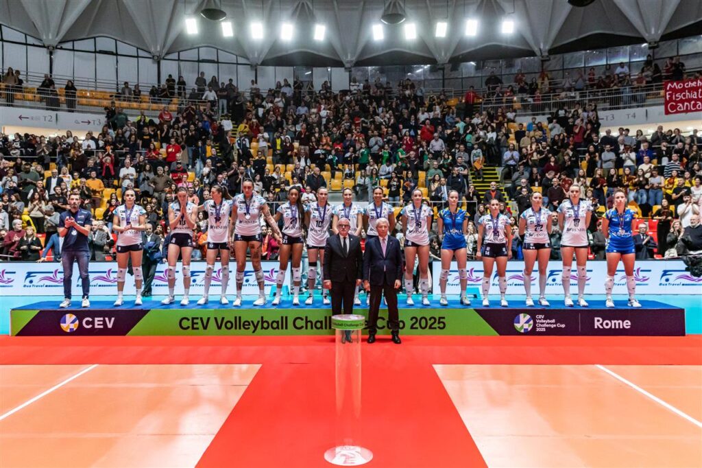 03 The Volley Lovers