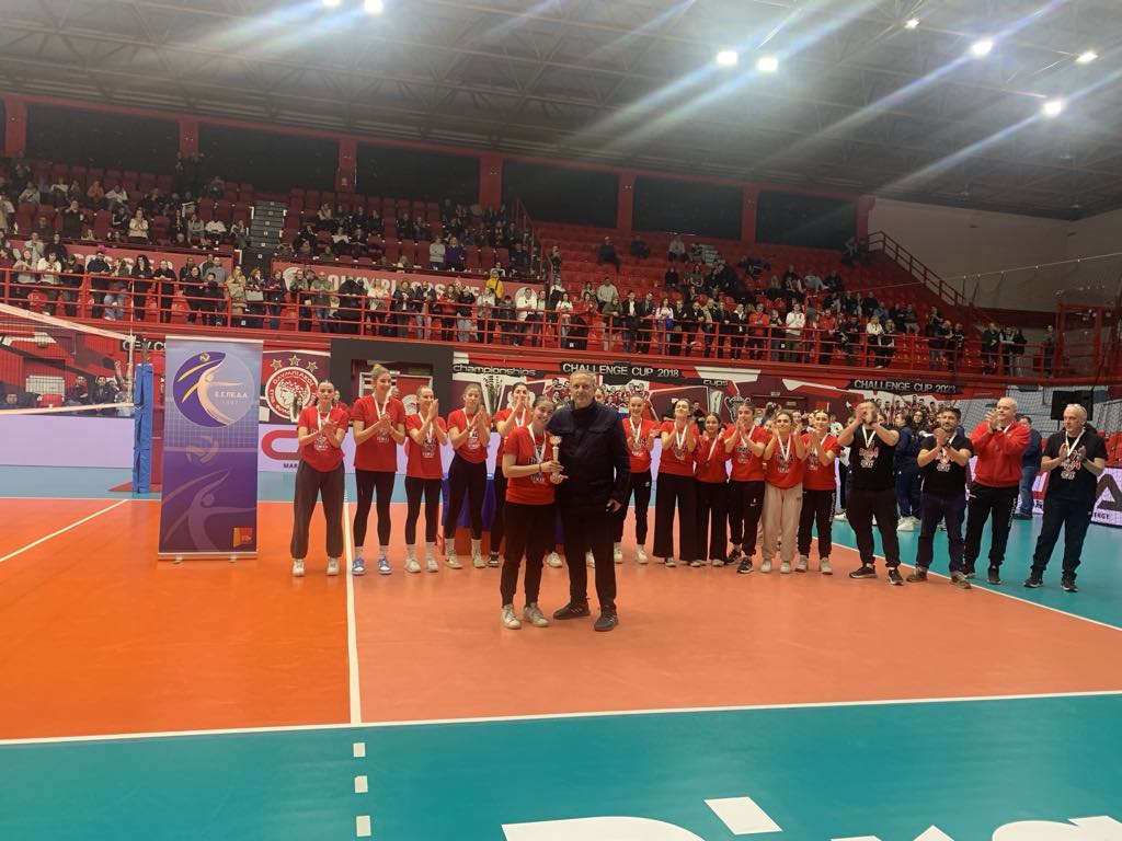 111 The Volley Lovers