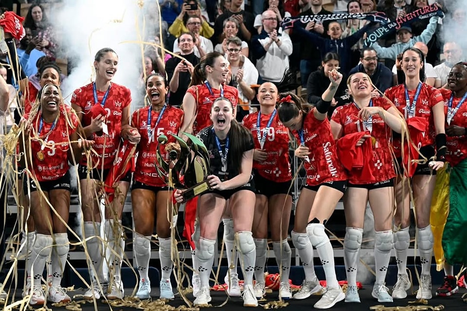 488156135519974107836740163468275934737777n The Volley Lovers