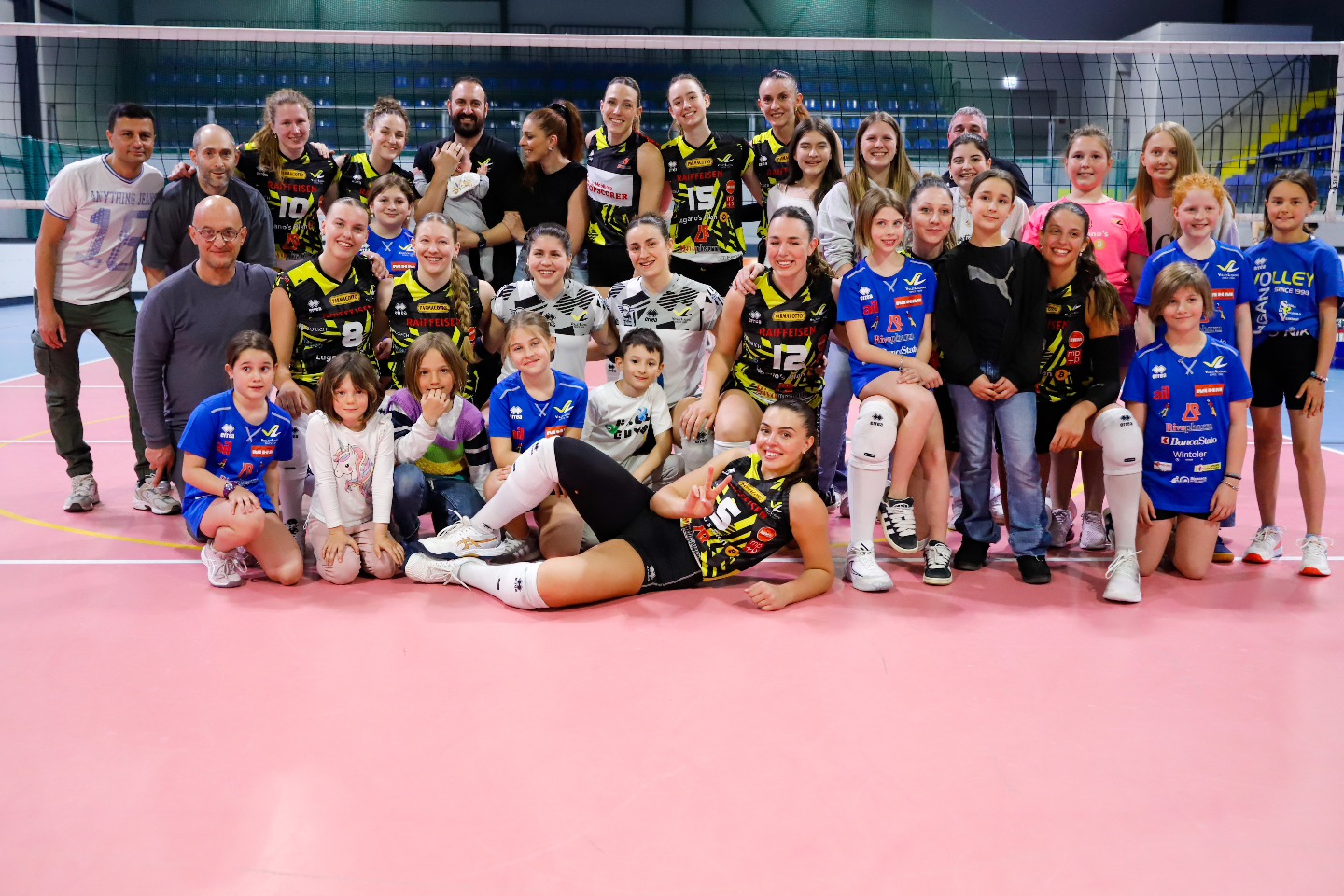 001 The Volley Lovers