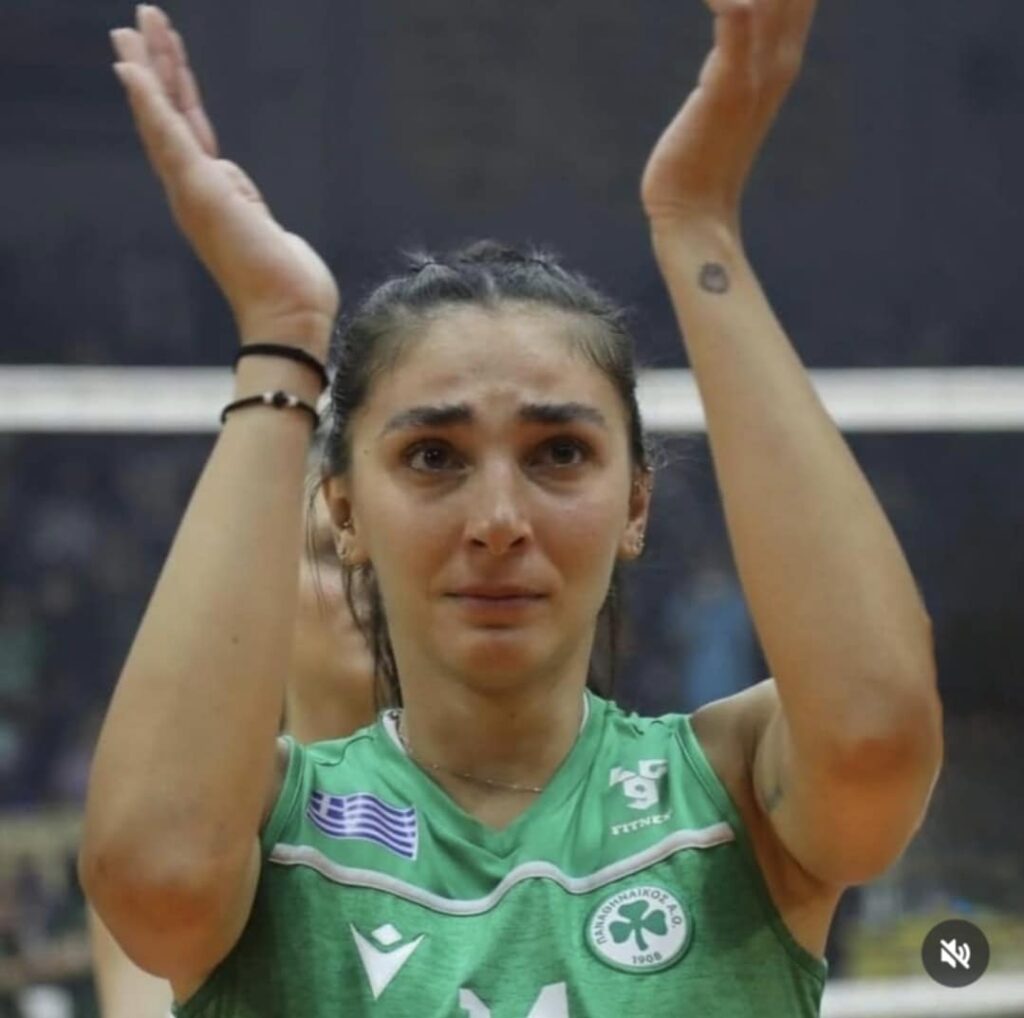 02 The Volley Lovers