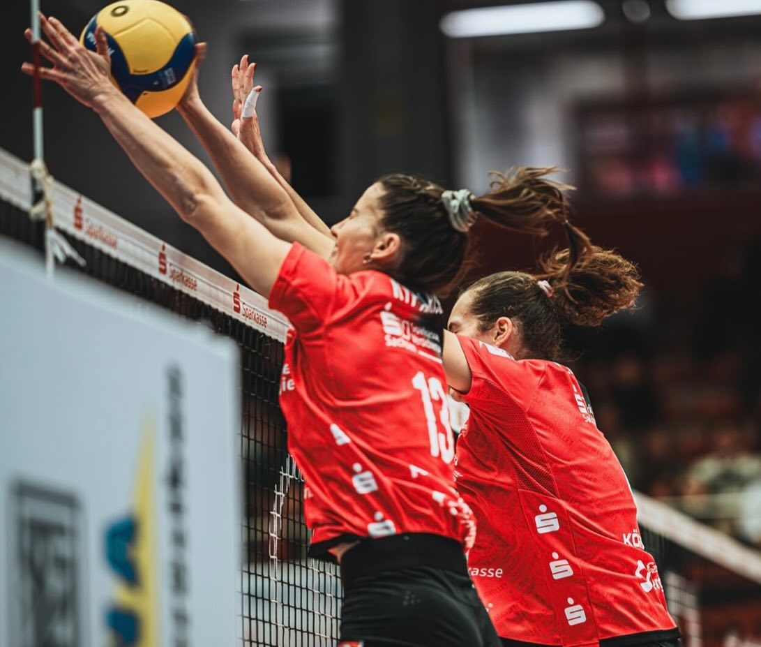 48107587411271798825212776278532562189990039n The Volley Lovers