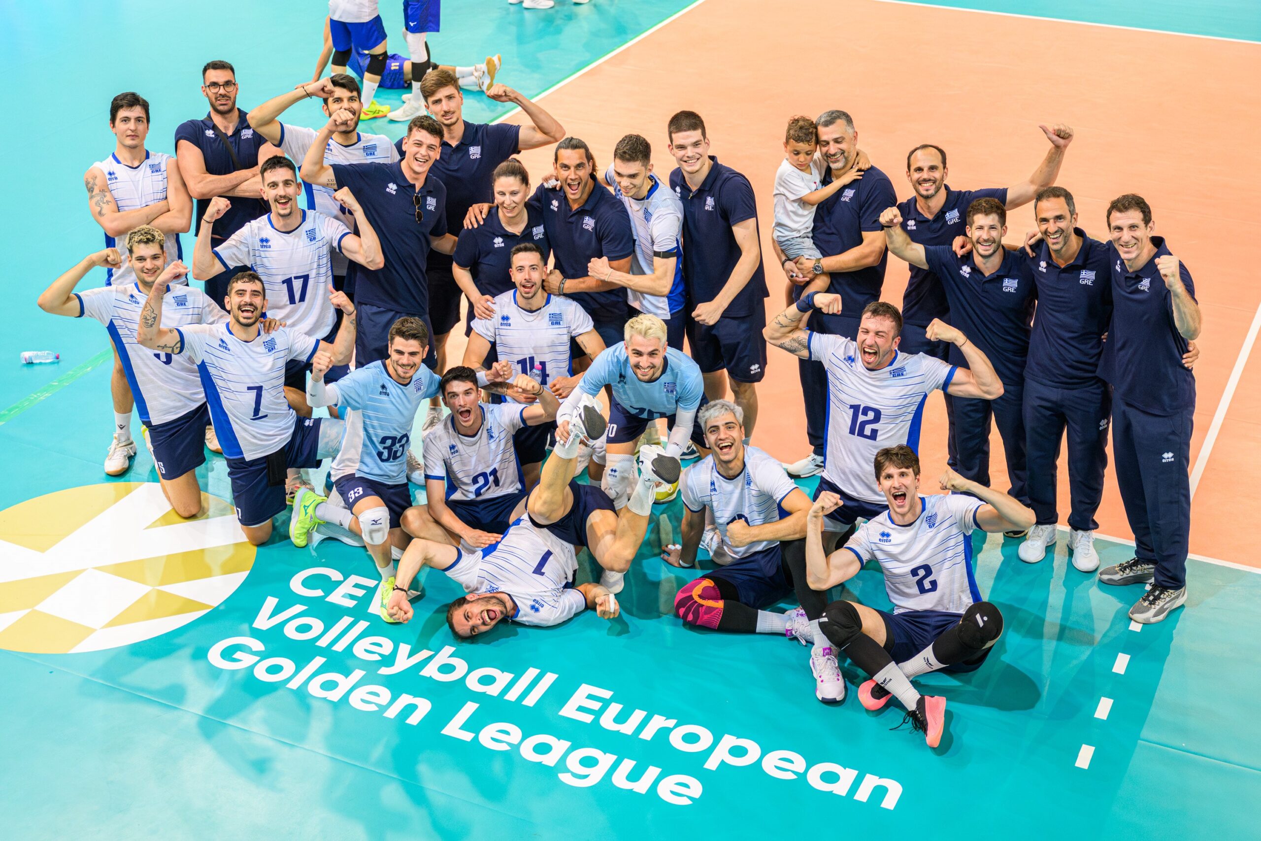 001 The Volley Lovers