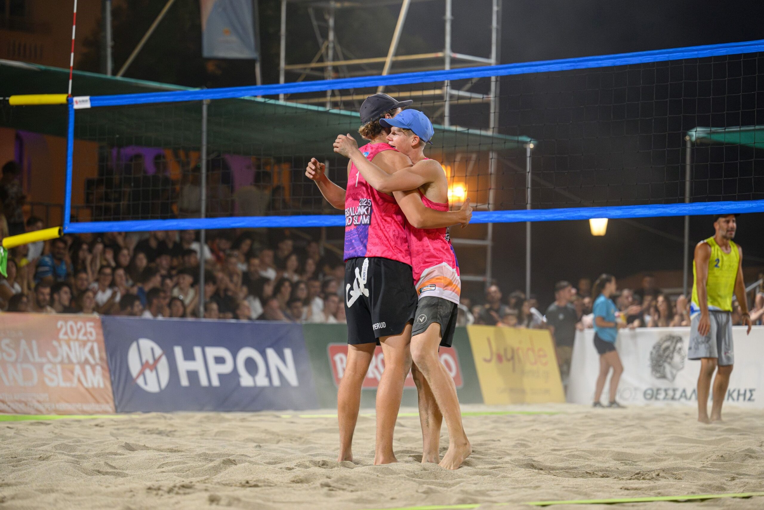 011 The Volley Lovers