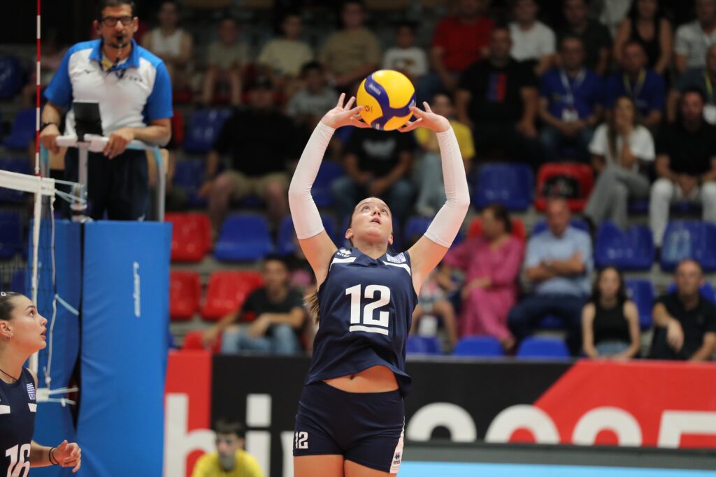 004 The Volley Lovers