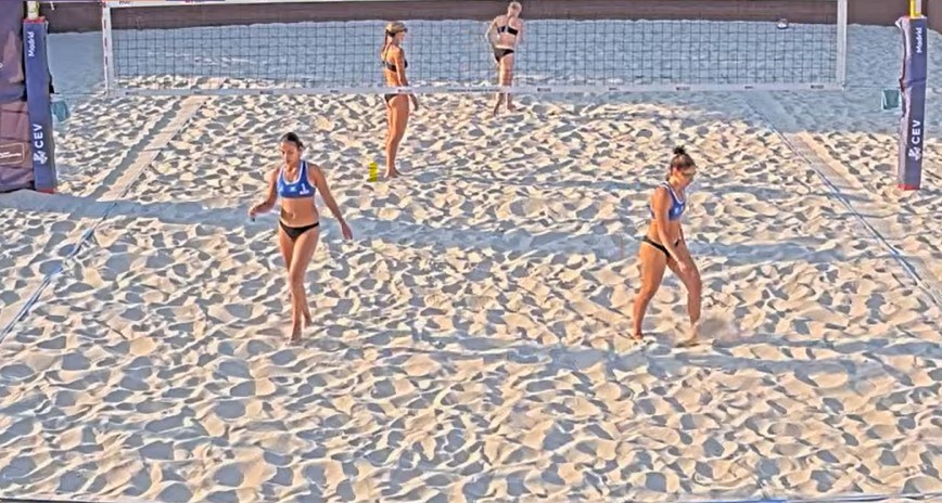 001 The Volley Lovers