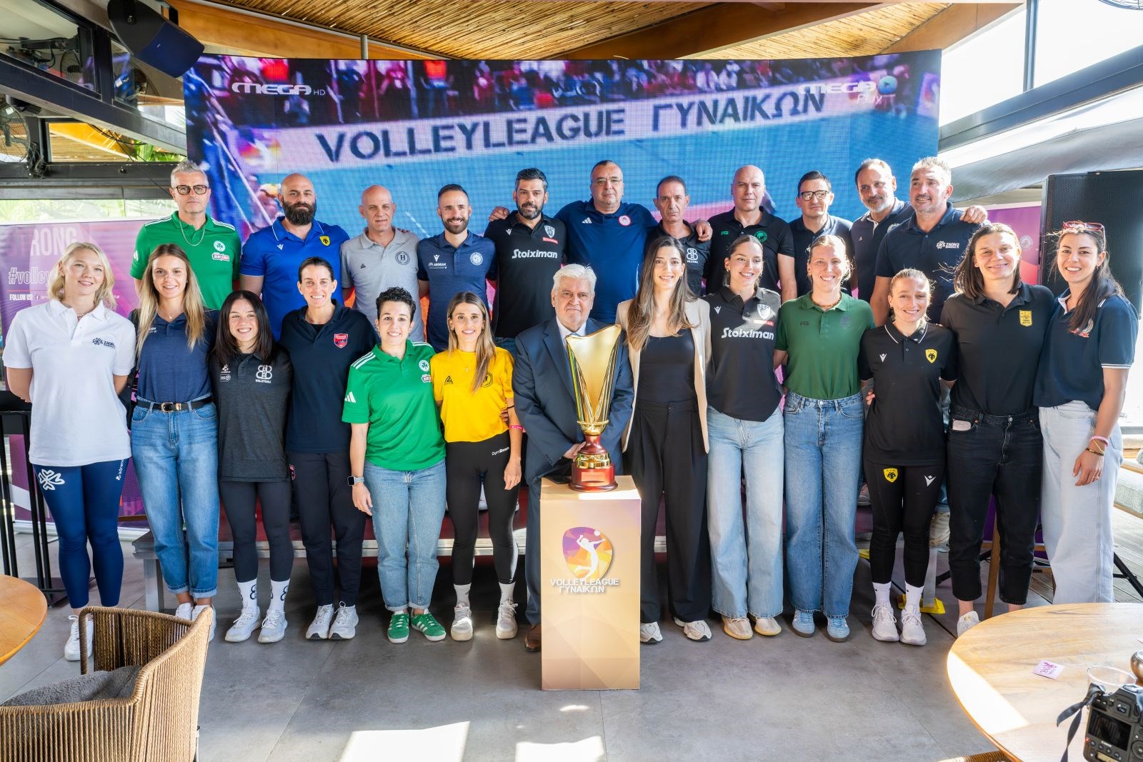 001 The Volley Lovers