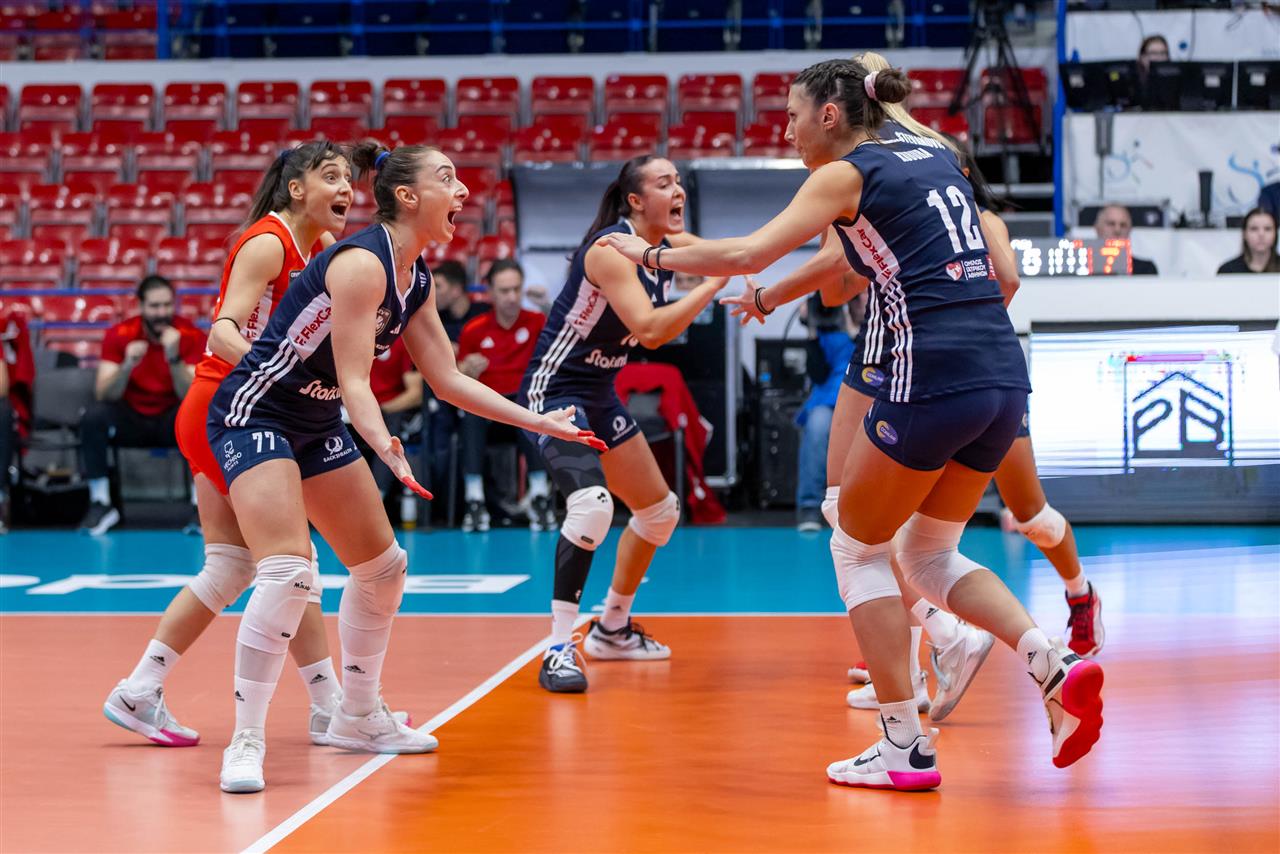 02 The Volley Lovers