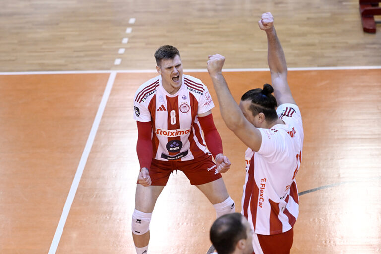 000 The Volley Lovers
