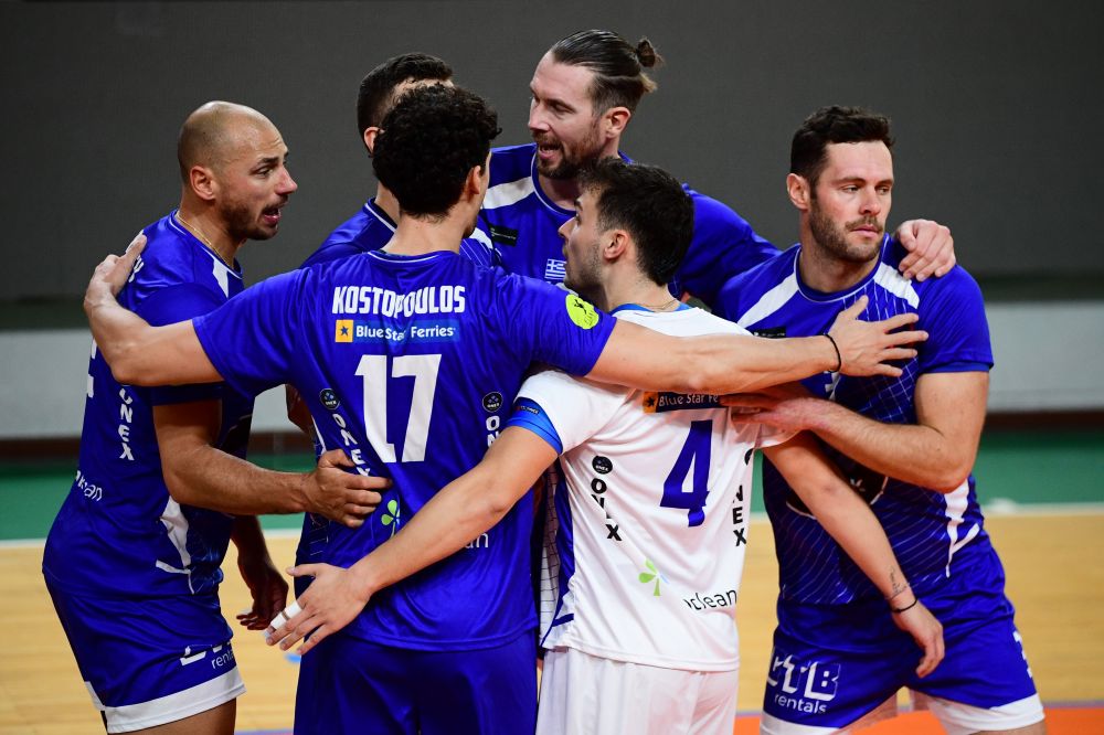 00002 The Volley Lovers