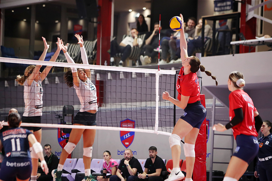 010 The Volley Lovers