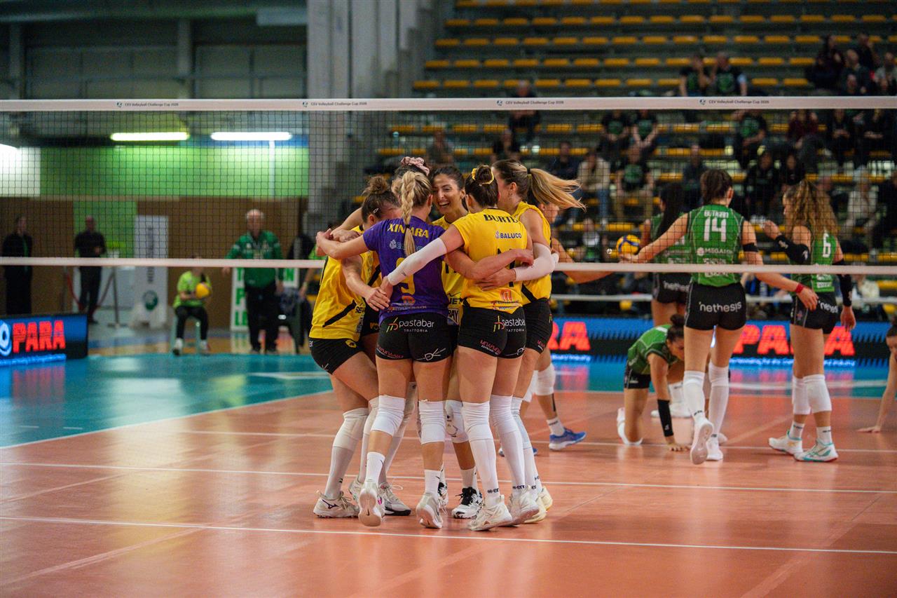 c5263d62bbf49c6210d6b8ea3c1b85b4 The Volley Lovers