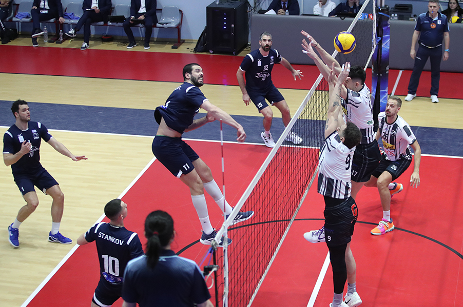 000 The Volley Lovers