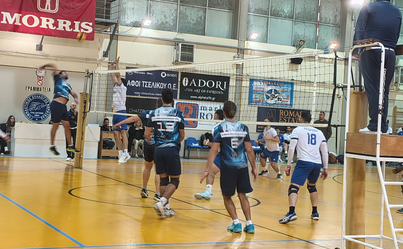 002 The Volley Lovers