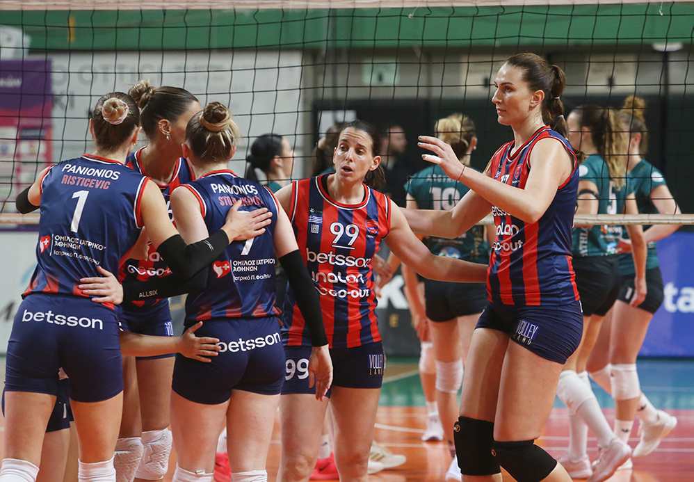 002 The Volley Lovers