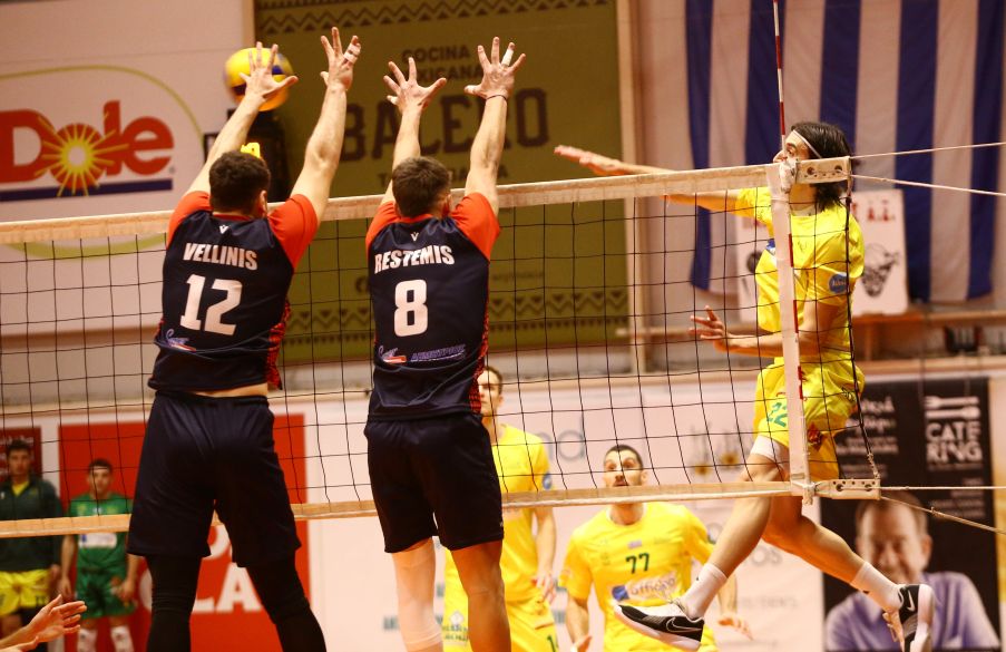 002 The Volley Lovers