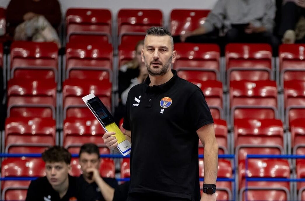 583243896185439809380141043715895488875393277n The Volley Lovers