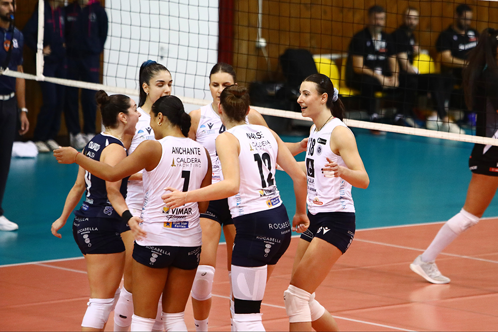 639073054059279749001 The Volley Lovers