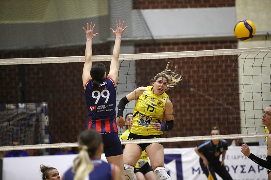 001 The Volley Lovers