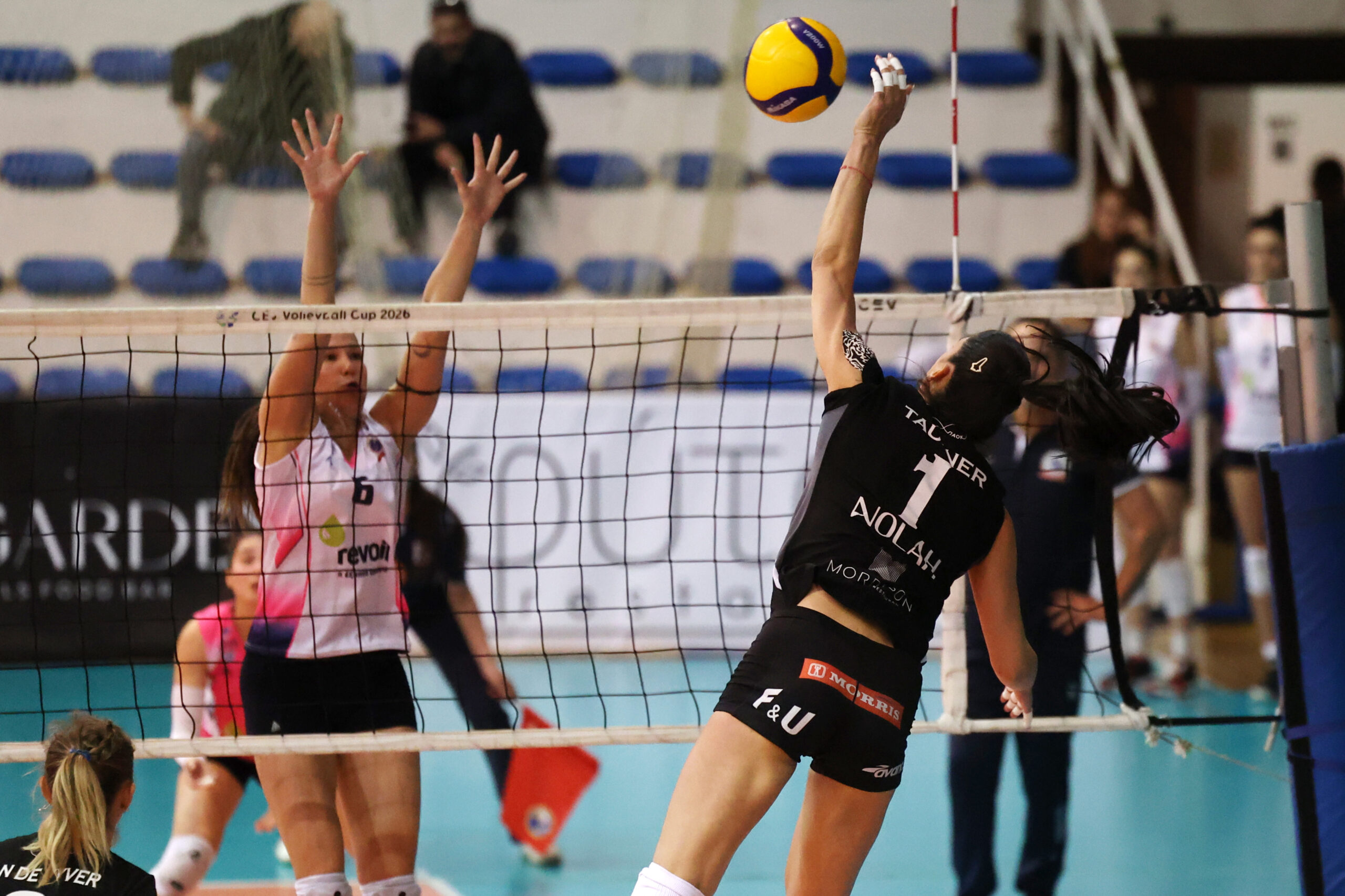 ÐÁÏÊ ÌÁÑÊÏÐÏÕËÏ<br>VOLLEY LEAGUE ÃÕÍÁÉÊÙÍ 20252026 The Volley Lovers