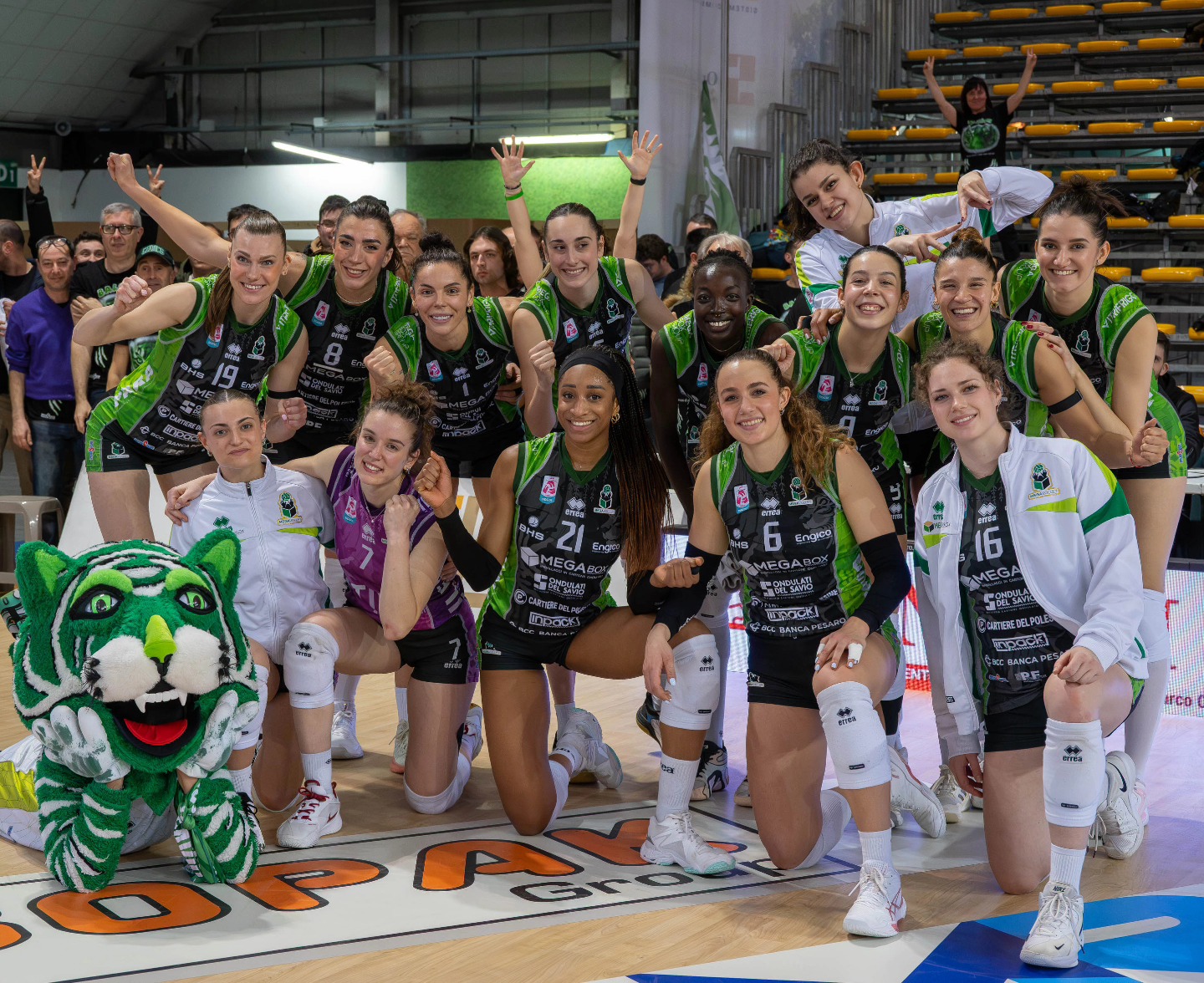 64221225215225020765518711207351712706371767n The Volley Lovers