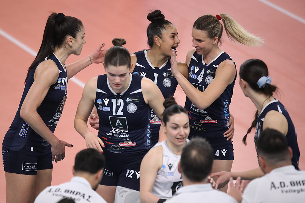 005072923 The Volley Lovers