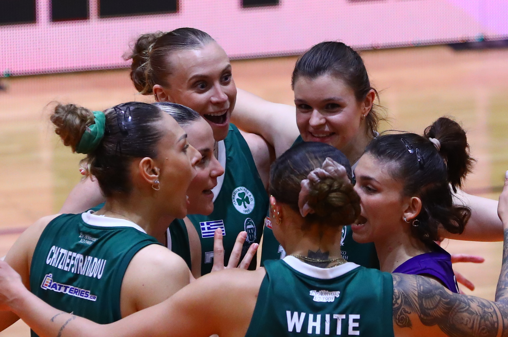 LIVE The Volley Lovers